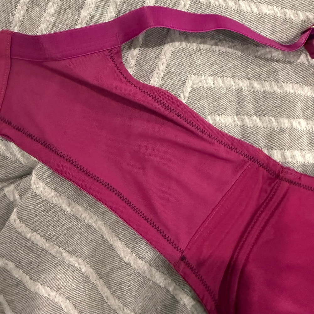 Elegant Lace Trim Fuchsia Bra - Picture 4 of 4